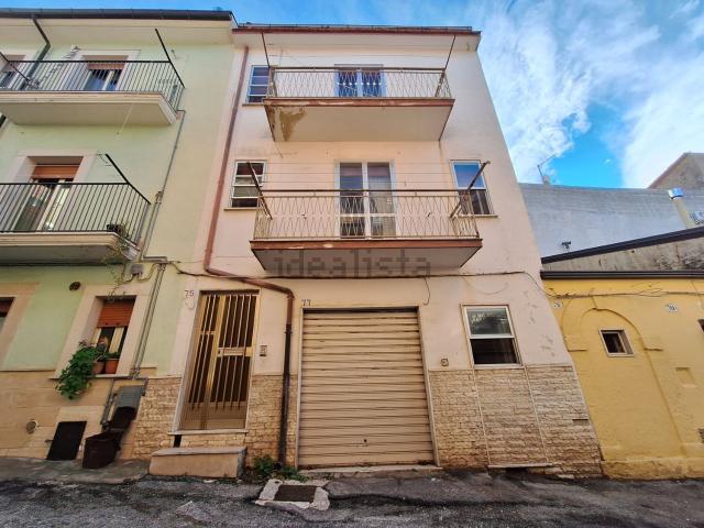 Appartamento in vendita di 130 m² in Via Fratelli Cairoli, 75