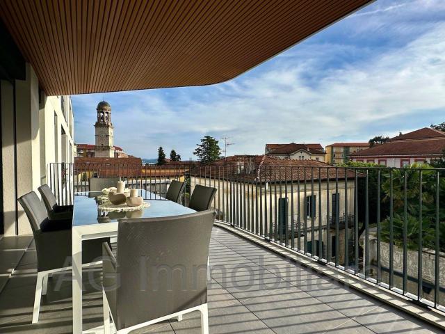 Appartamento in vendita di 130 m² in Via Fratelli Cervi, 20