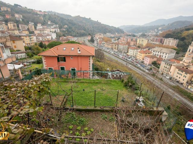 Appartamento in vendita di 130 m² in Via Fratelli Gazzo