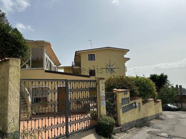 Appartamento in vendita di 130 m² in Via Fratelli Plutino