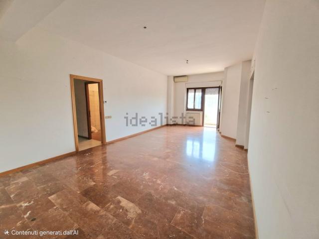 Appartamento in vendita di 130 m² in Via Igino Lega
