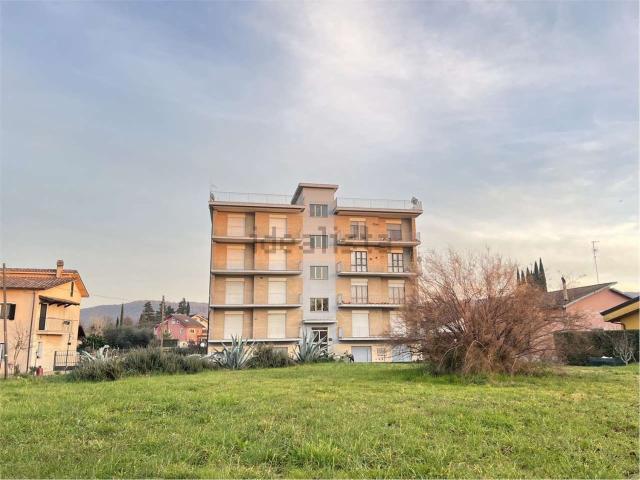 Appartamento in vendita di 130 m² in Via Ivanoe Bonomi