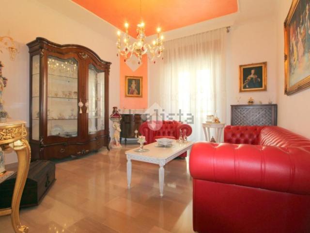 Appartamento in vendita di 130 m² in Via Oreste Frisoli, 1