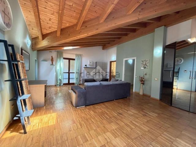 Appartamento in vendita di 130 m² in Via Ottorino Respighi, 1