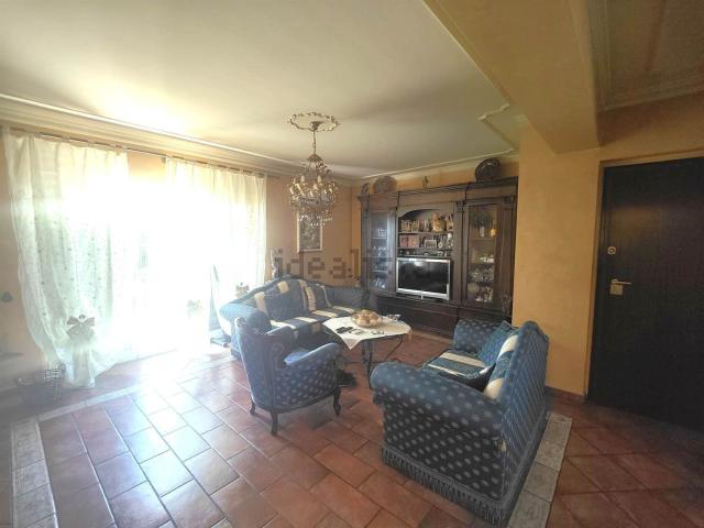 Appartamento in vendita di 130 m² in Via Ota