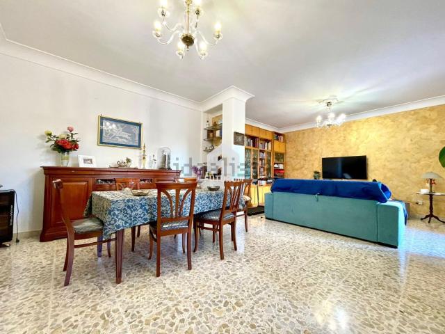 Appartamento in vendita di 130 m² in Via L. Zuppetta, 26