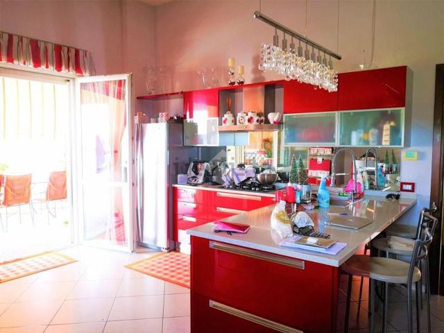 Appartamento in vendita di 130 m² in Via L. da Vinci, 8