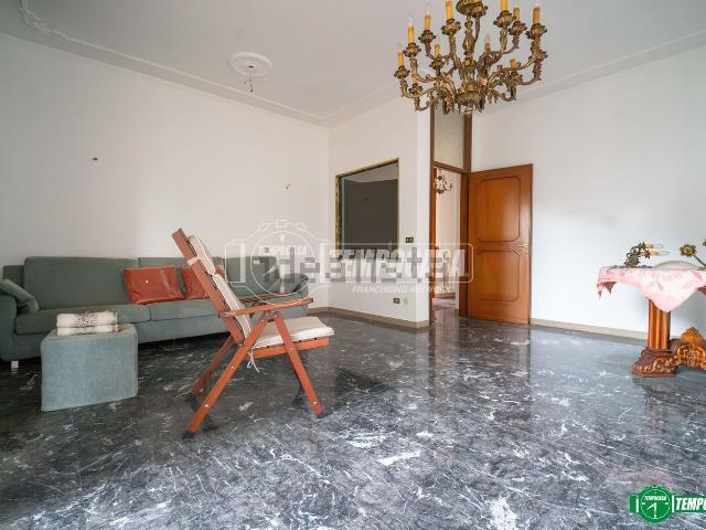 Appartamento in vendita di 130 m² in Via Lario, 12