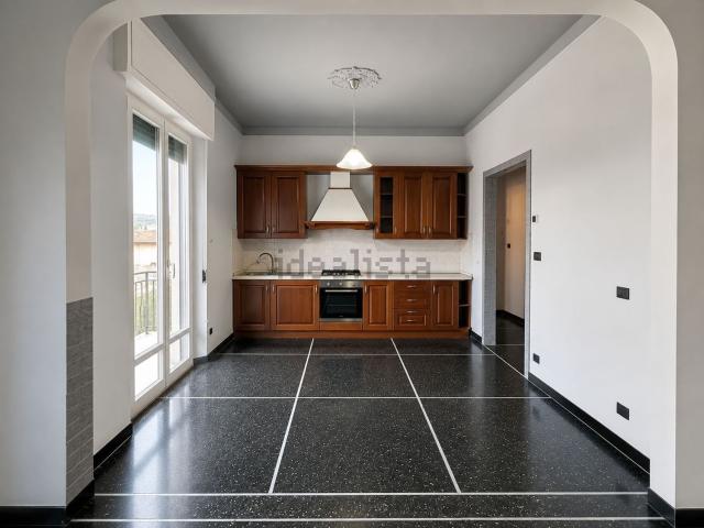 Appartamento in vendita di 130 m² in Via Leonardo Montaldo, 24