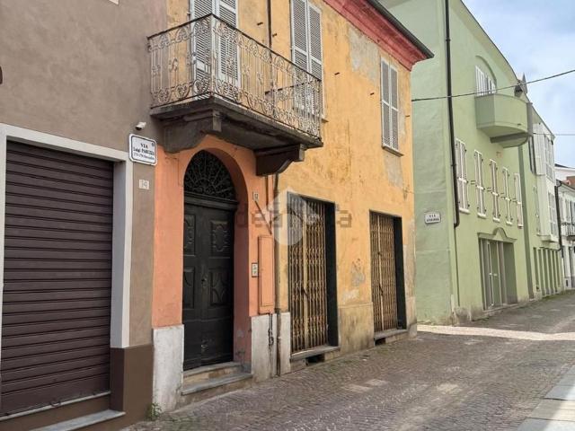 Appartamento in vendita di 130 m² in Via Luigi Paruzza, 12
