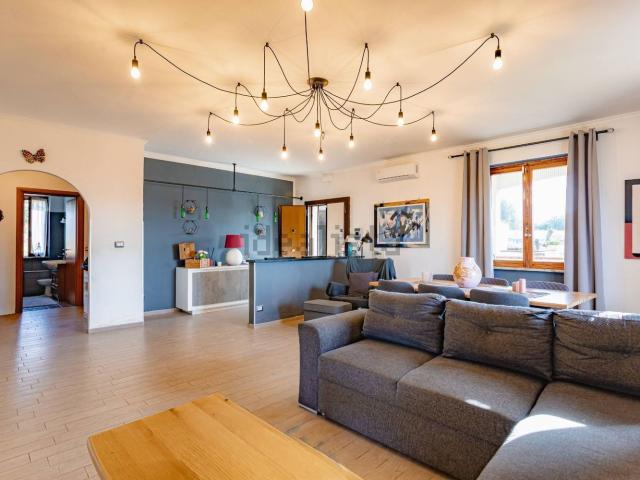 Appartamento in vendita di 130 m² in Via Monte Carnale