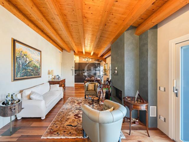 Appartamento in vendita di 130 m² in Via Monte Baldo, 17