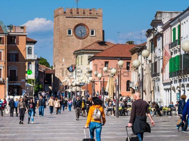 Appartamento in vendita di 130 m² in Via Monte Nero, 35