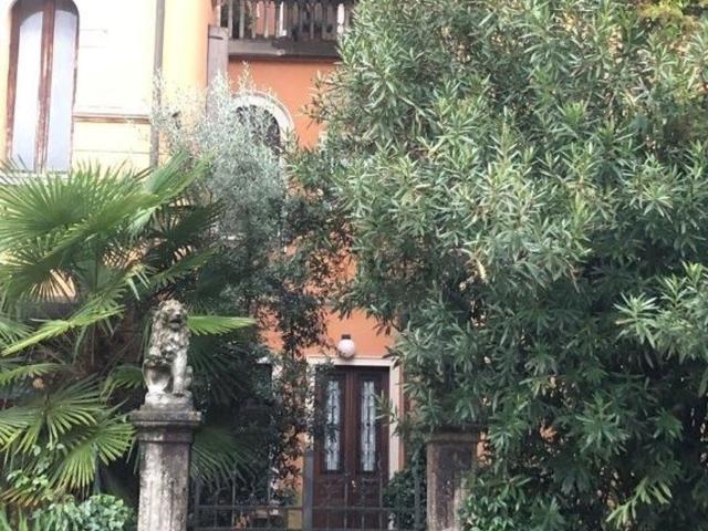 Appartamento in vendita di 130 m² in Via Monte San Michele, 21
