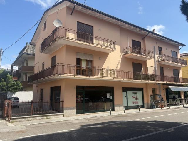 Appartamento in vendita di 130 m² in Via Montegrotto