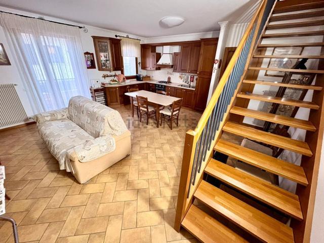 Appartamento in vendita di 130 m² in Via Marmolada