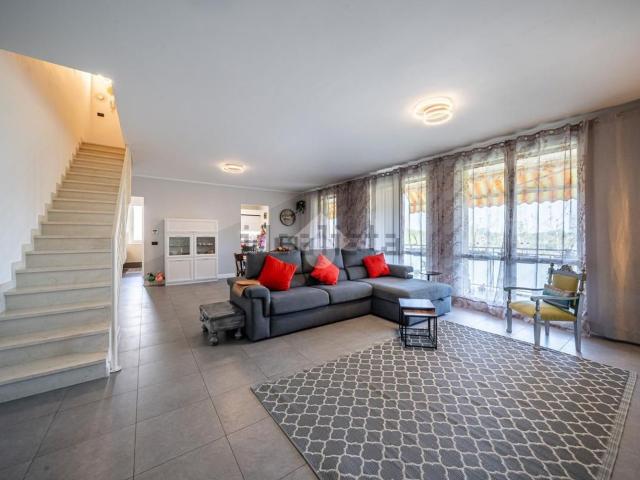 Appartamento in vendita di 130 m² in Via Martiri di Kindù, 34