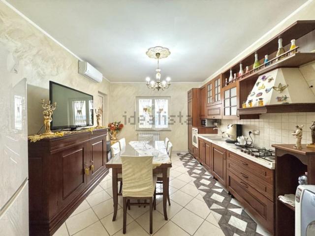 Appartamento in vendita di 130 m² in Via Massimo Troisi, 73