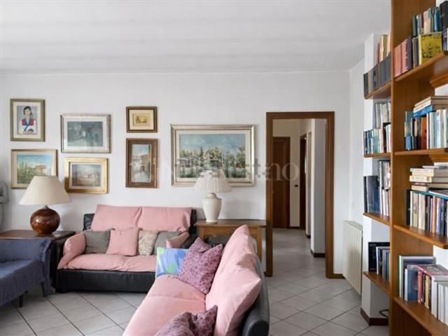 Appartamento in vendita di 130 m² in Via Mezzocolle