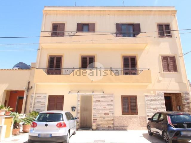 Appartamento in vendita di 130 m² in Via Melchiorre Barbara, 10