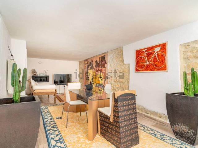 Appartamento in vendita di 130 m² in Via Menotti Garibaldi, 26