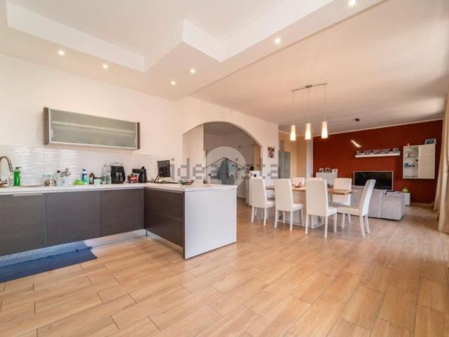 Appartamento in vendita di 130 m² in Via Michele Coppino, 43