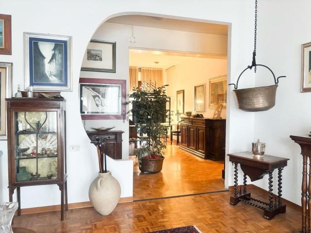 Appartamento in vendita di 130 m² in Via Nicolò Tommaseo, 1