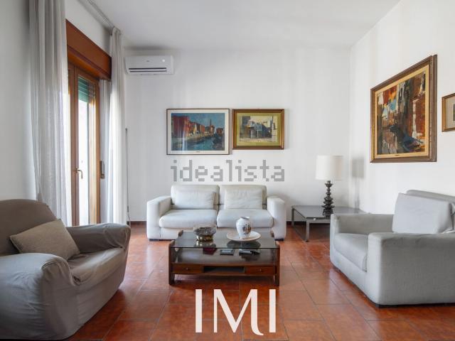 Appartamento in vendita di 130 m² in Via Numa Pompilio, 4