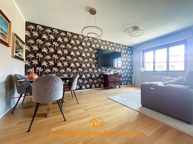 Appartamento in vendita di 130 m² in Via Salvo D&apos Acquisto