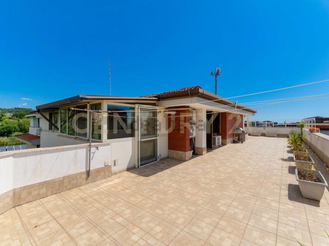 Appartamento in vendita di 130 m² in Via Salvatore di Franco, 5