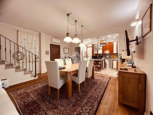 Appartamento in vendita di 130 m² in Via San Francesco D&apos Assisi, 7