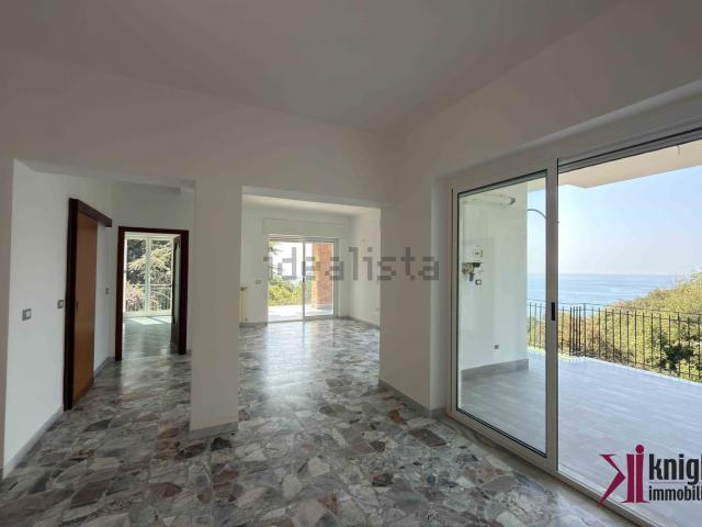 Appartamento in vendita di 130 m² in Via San Gennaro Agnano, 64