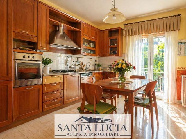 Appartamento in vendita di 130 m² in Via Sandro Pertini