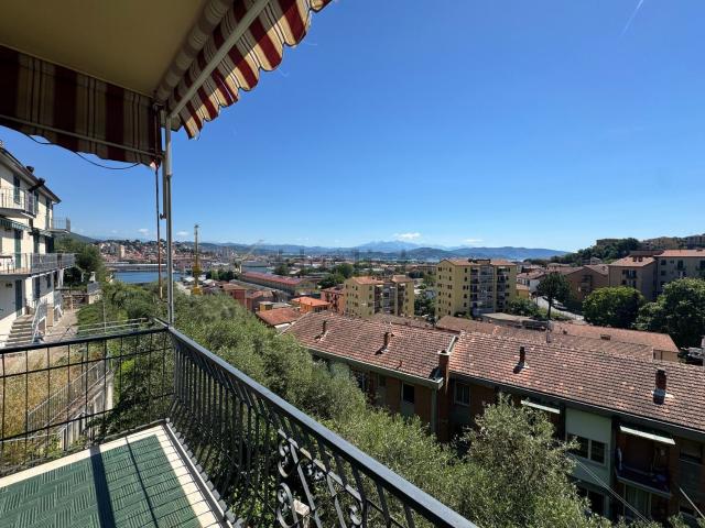 Appartamento in vendita di 130 m² in Via Sant&apos Antonio Maria Gianelli, 36