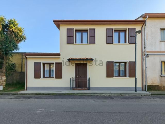 Appartamento in vendita di 130 m² in Via Sant&apos Antioco, 36