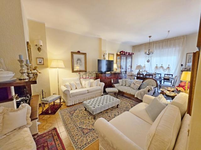 Appartamento in vendita di 130 m² in Via Sarzanese, 7120