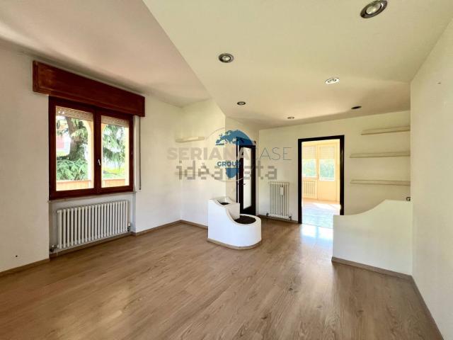 Appartamento in vendita di 130 m² in Via Serio