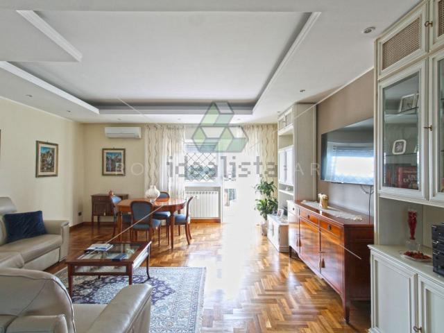 Appartamento in vendita di 130 m² in Via Padre Giovanni Antonio Filippini