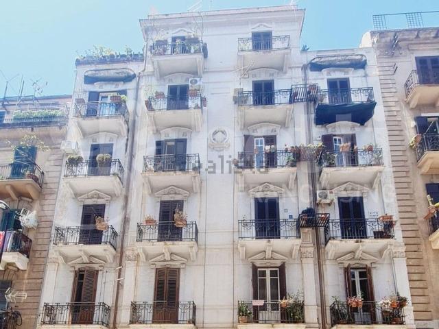 Appartamento in vendita di 130 m² in Via Paolo Emiliani Giudici