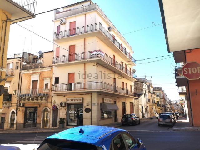 Appartamento in vendita di 130 m² in Via Paolo Leni Spadafora, 102