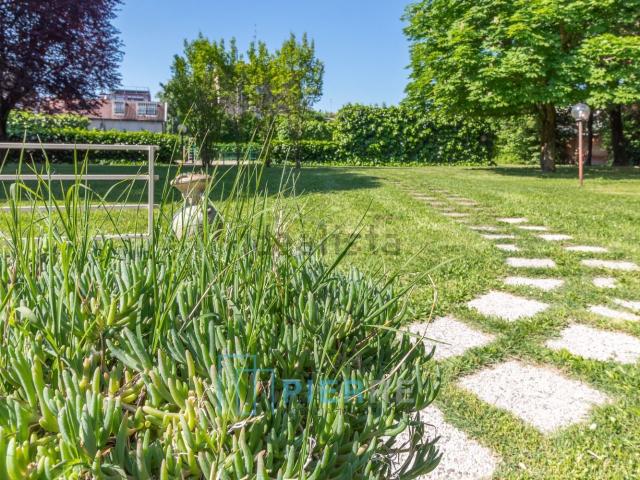 Appartamento in vendita di 130 m² in Via Paolo Ruffini, 75