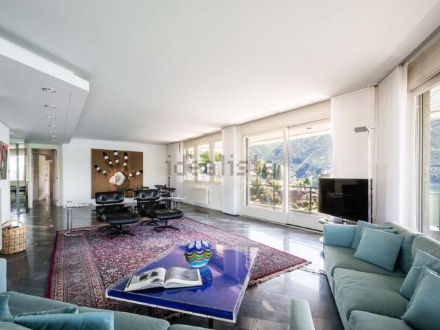 Appartamento in vendita di 130 m² in Via Parini