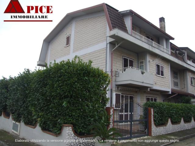 Appartamento in vendita di 130 m² in Via Pitagora