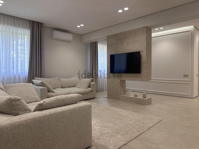 Appartamento in vendita di 130 m² in Via Pietro Baragiola, 33