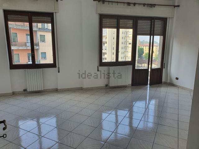 Appartamento in vendita di 130 m² in Via Pietro Isola