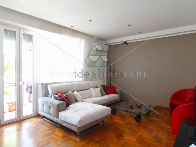 Appartamento in vendita di 130 m² in Via Pio Emanuelli