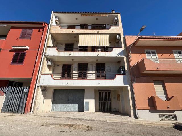 Appartamento in vendita di 130 m² in Via Platani, 34
