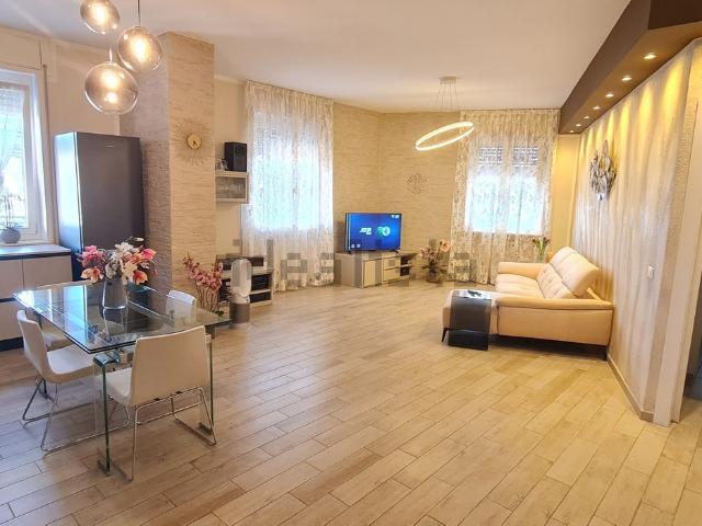 Appartamento in vendita di 130 m² in Via Principe di Lucedio