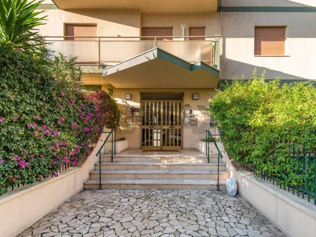 Appartamento in vendita di 130 m² in Via Principe di Paternò, 145