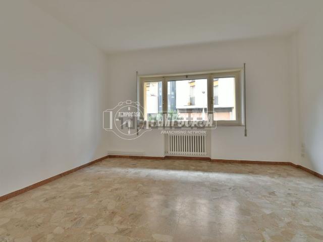 Appartamento in vendita di 130 m² in Via Rovereto